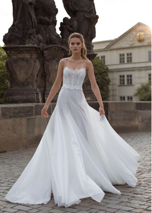 Ivory Lace Organza Scalloped Wedding Dress